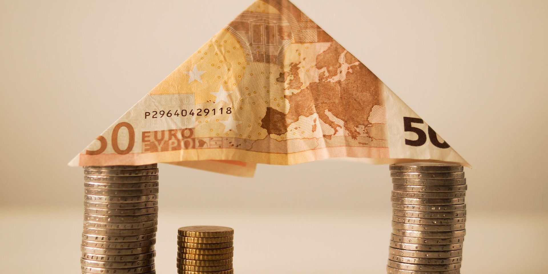 money-gcfc55a970_1920